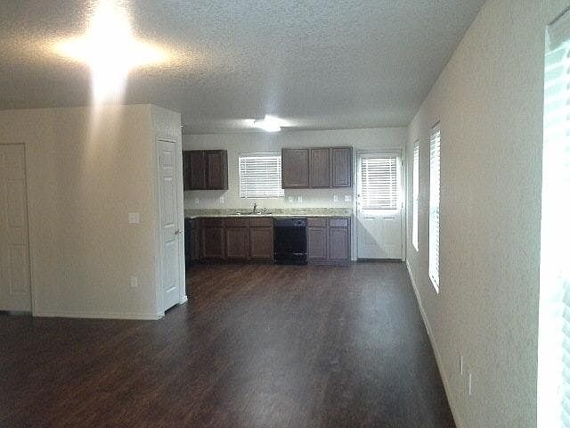 1st image of 6915 Heathers Way