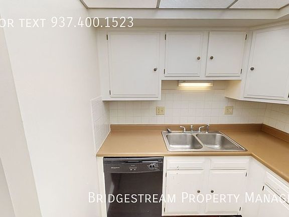 3rd image of 441 N Broadway St #7