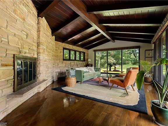 5th image of 2661 Perry Dr NW