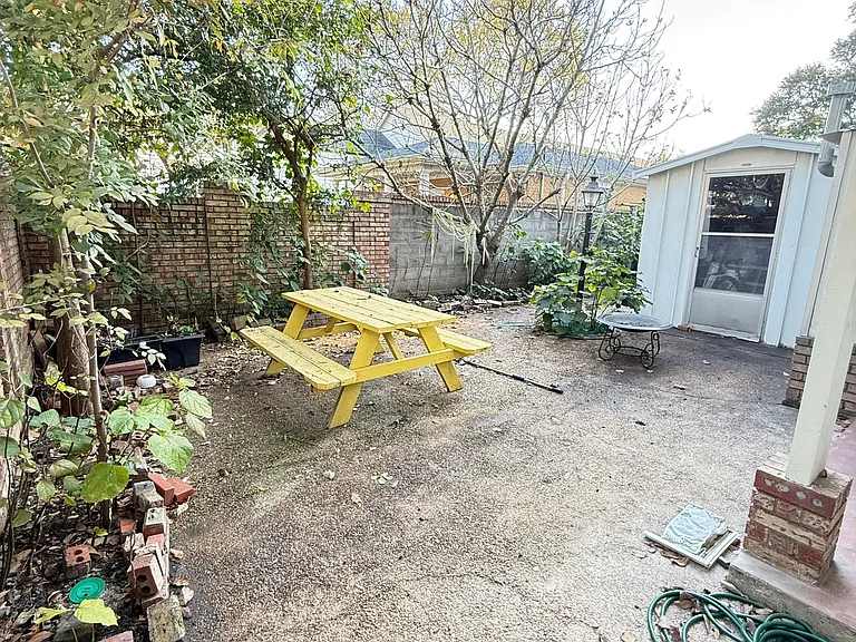 1135 Fern St — Photo 3