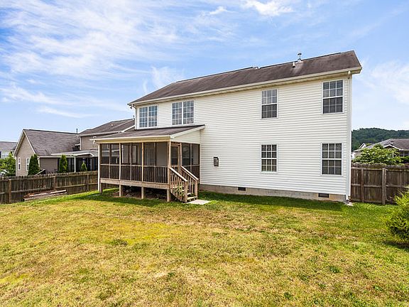 3rd image of 5705 Capeside Ln
