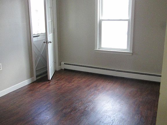 4th image of 45 Old Greene Rd #2