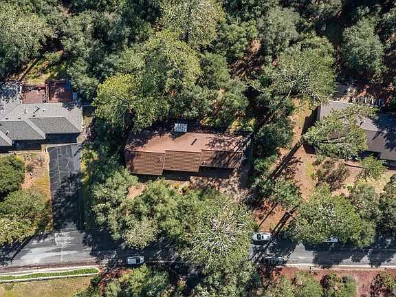 5th image of 397 Twin Pines Dr