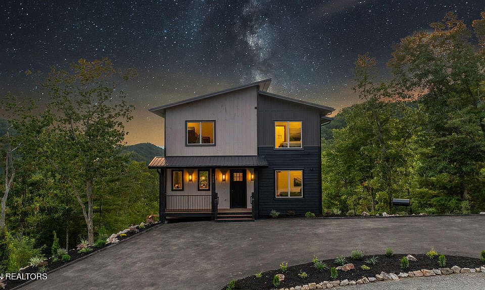 1st image of 1423 Mountain Ash Way