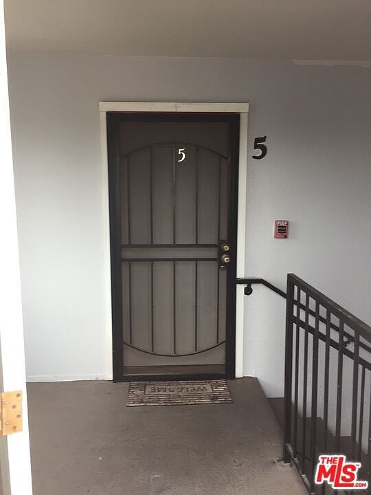 1st image of 214 E Hyde Park Blvd
