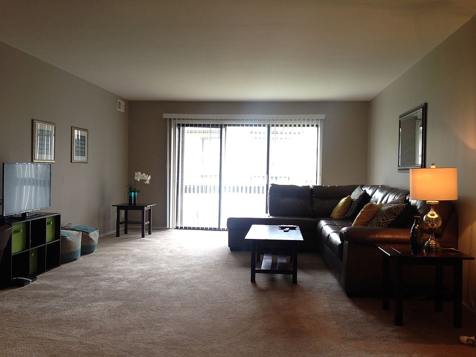 1st image of 604 Cross Creek Dr APT D