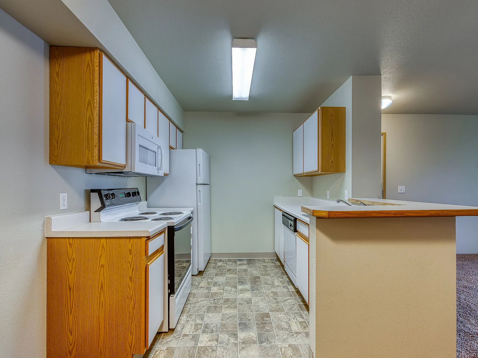 Aspen Village Apartments — Photo 1