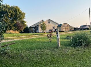 208 Grandview Dr, Max Meadows, VA 24360