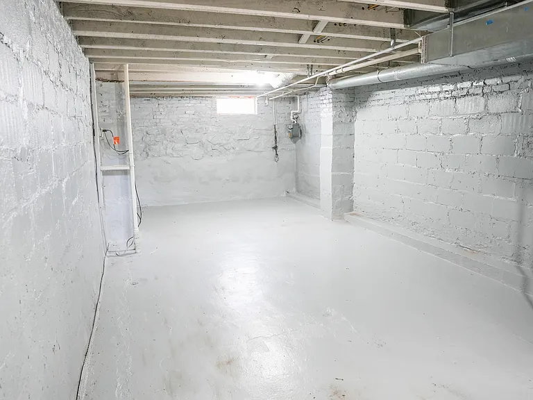 W Mulberry St — Photo 15