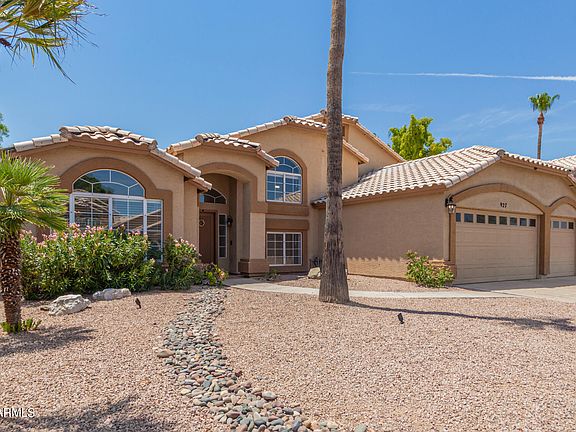 3rd image of 927 W Grand Caymen Drive