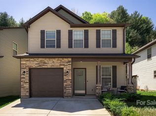 21 Greenly Ln, Fletcher, NC 28732