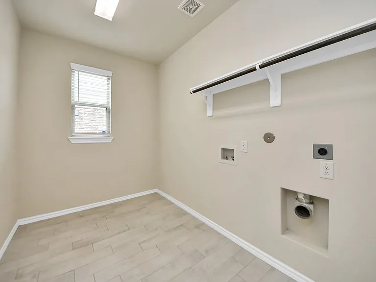 28215 Shorecrest Ln — Photo 41