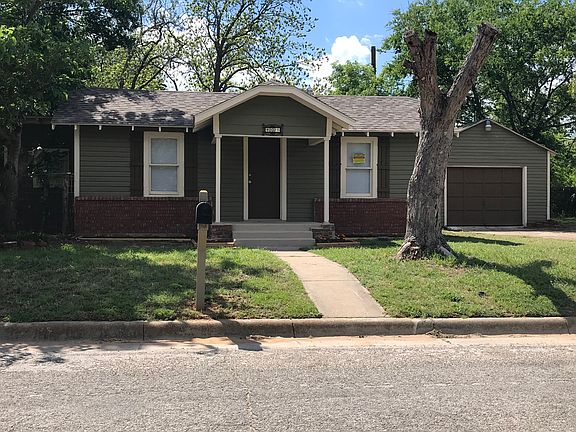 2nd image of 401 Palmetto Dr