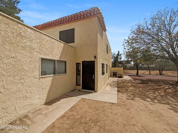 6588 E Calle La Paz, Tucson, AZ 85715