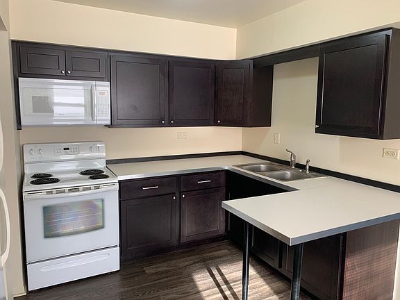 2nd image of 11040 S Kilbourn Ave APT 9
