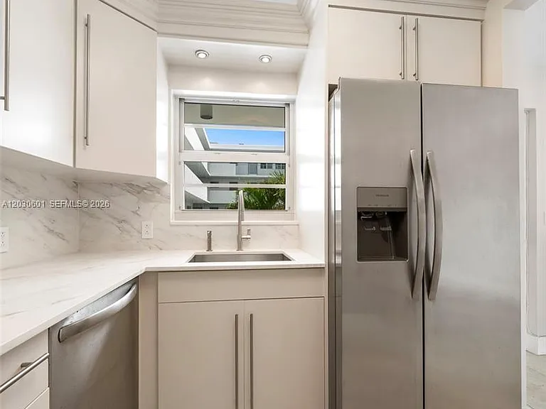 1610 Lenox Ave #316 — Photo 14