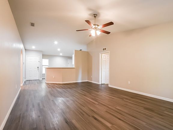 4th image of 1044 Remington Ave