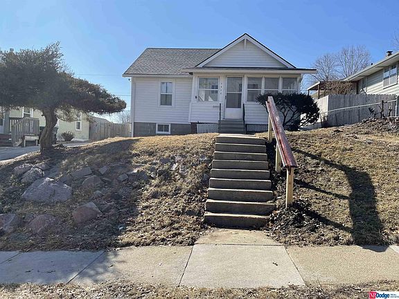 2nd image of 3815 Martha St