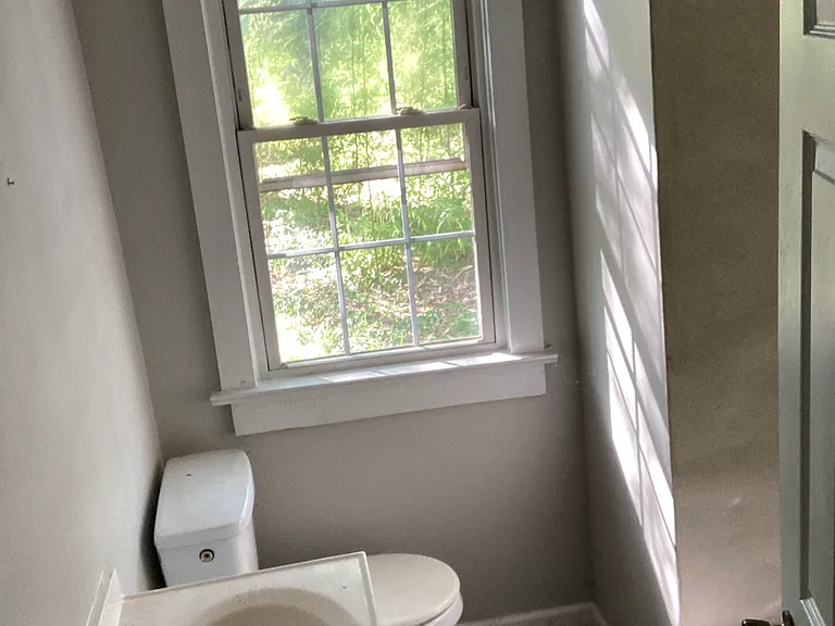 208 E Wilburn Ave — Photo 7