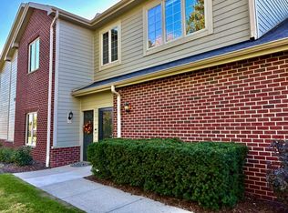 4864 S Forest Ridge Dr, New Berlin, WI 53151