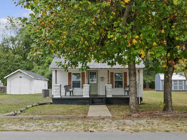 219 Cedar St, Hohenwald, TN 38462