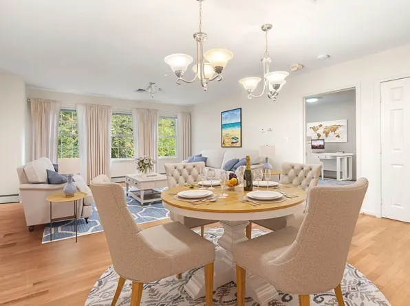 7 Assinippi Ave Unit 203, Norwell, MA 02061