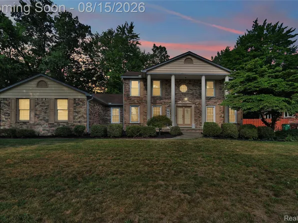 54359 Algonquin Dr, Shelby Township, MI 48315