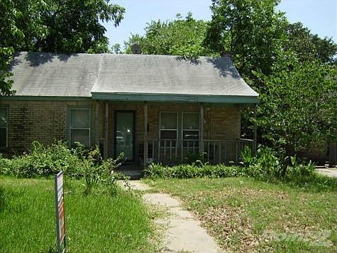 2nd image of 3416 Yucca Ave