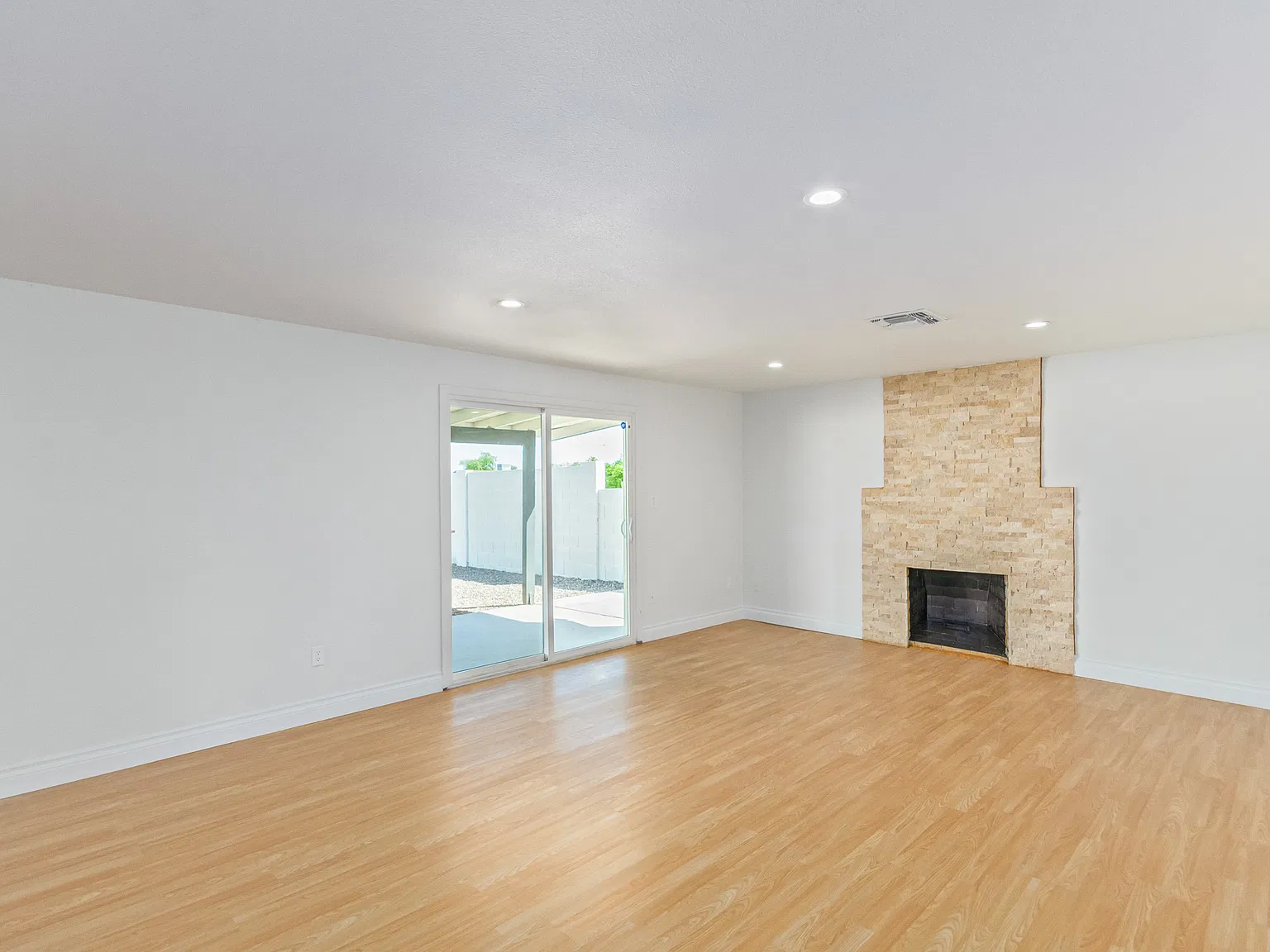 3 bed, 1685 sqft, $2,750 — Photo 3
