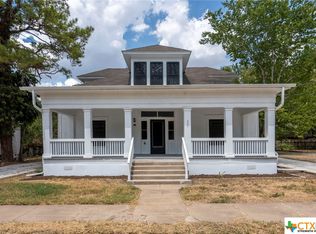 223 Botts St, Gonzales, TX 78629