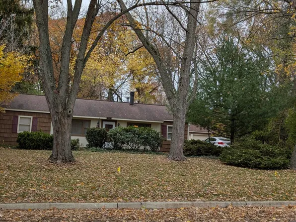 1609 Gilcrest Ave, East Lansing, MI 48823