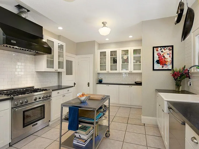 1714 Dale St — Photo 9