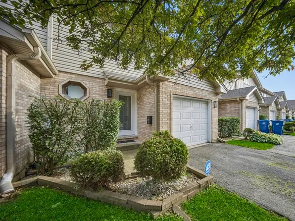 8314 W 95th St, Hickory Hills, IL 60457