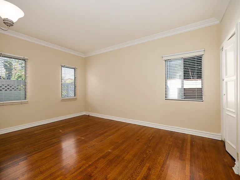 152 N Arnaz Drive — Photo 9