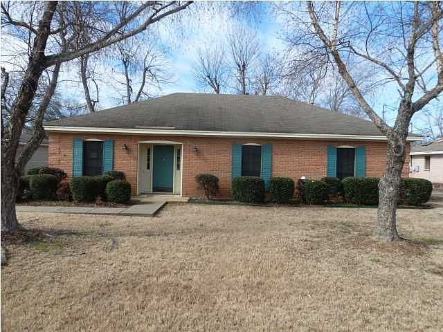 1st image of 505 Deerfield Dr