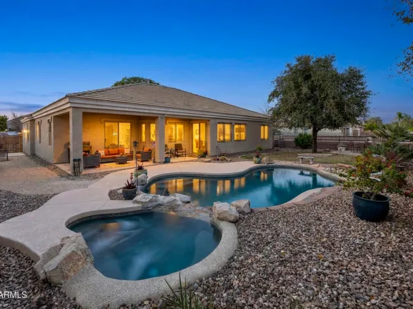 2997 E PARKVIEW Drive, Gilbert, AZ 85295