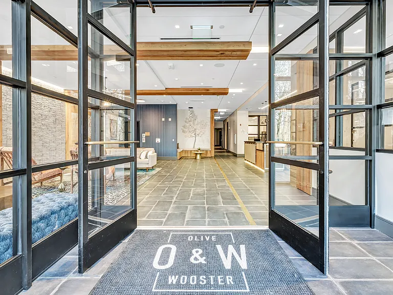 Olive & Wooster — Photo 82