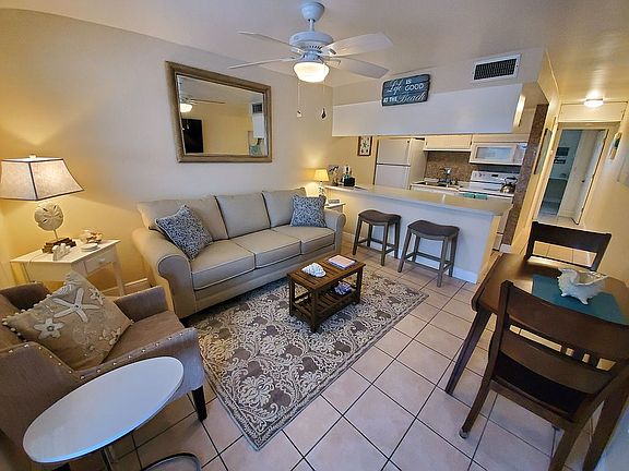 Open Kitchen; Bar Stools