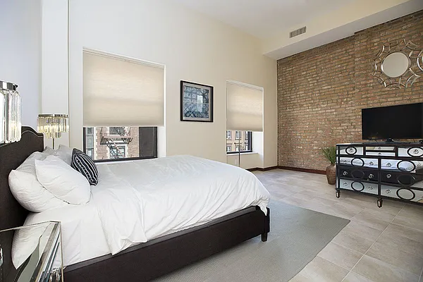 Rented by Paramount And Bond Real Estate | media 12