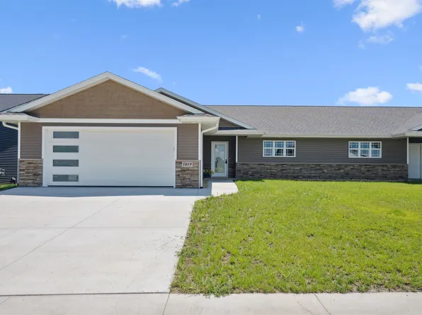 1019 Sage Oak Cir, Manchester, IA 52057