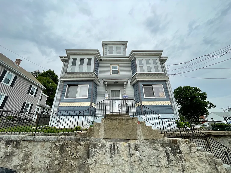 11-13 Porter St #2L — Photo 1