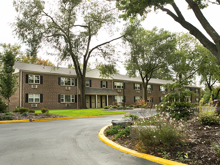 Stratford Apartments — Photo 26