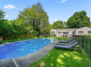 12 Cross Ridge Dr, Old Greenwich, CT 06870