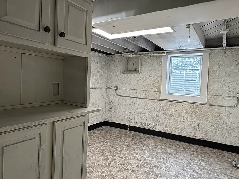 2035 Marquette St — Photo 7