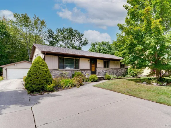 3696 Alida Ave, Rochester Hills, MI 48309