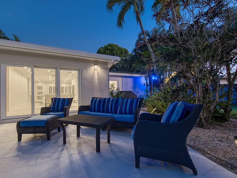 1733 Coral Gardens Dr — Photo 41