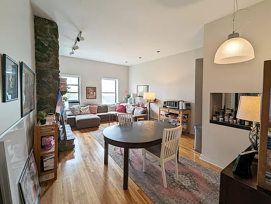 Rented by Costa Properties Group LLC | media 20