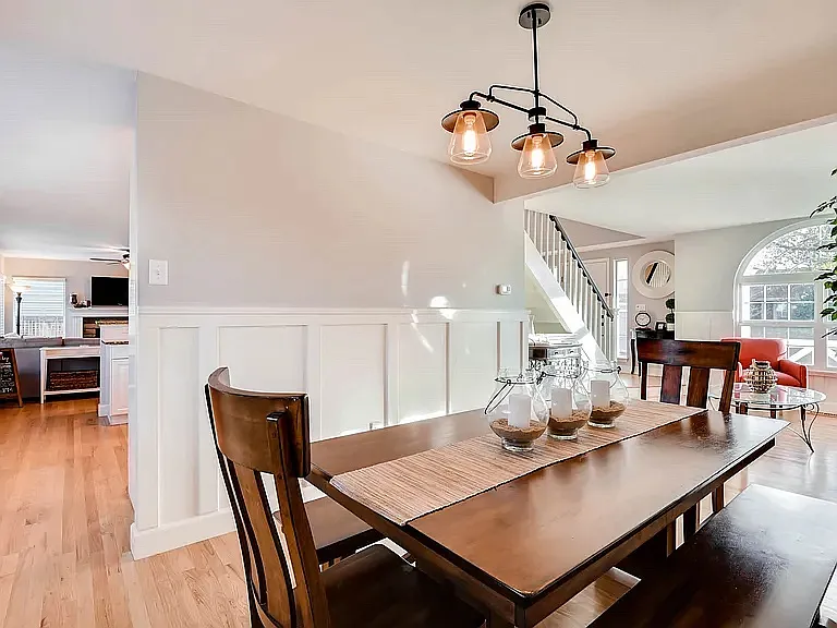 1315 Iris Cir — Photo 4
