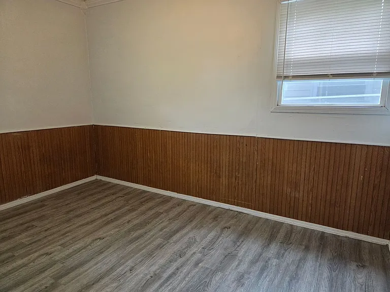 946 S Hampton Rd — Photo 5