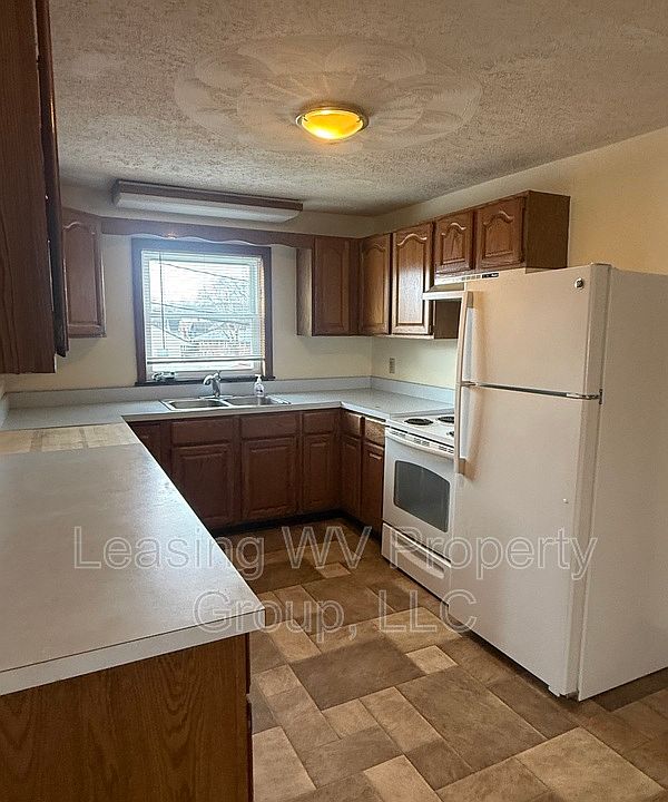 1st image of 2806 1/2 Putnam Ave